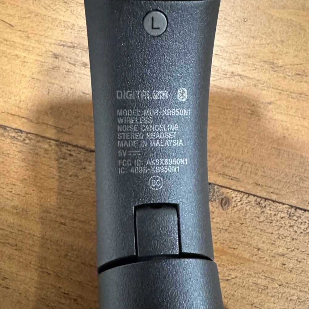 Sony MDR-XB950N1 Wireless Over-Ear Headphones, Noise Canceling - Picture 9 of 16